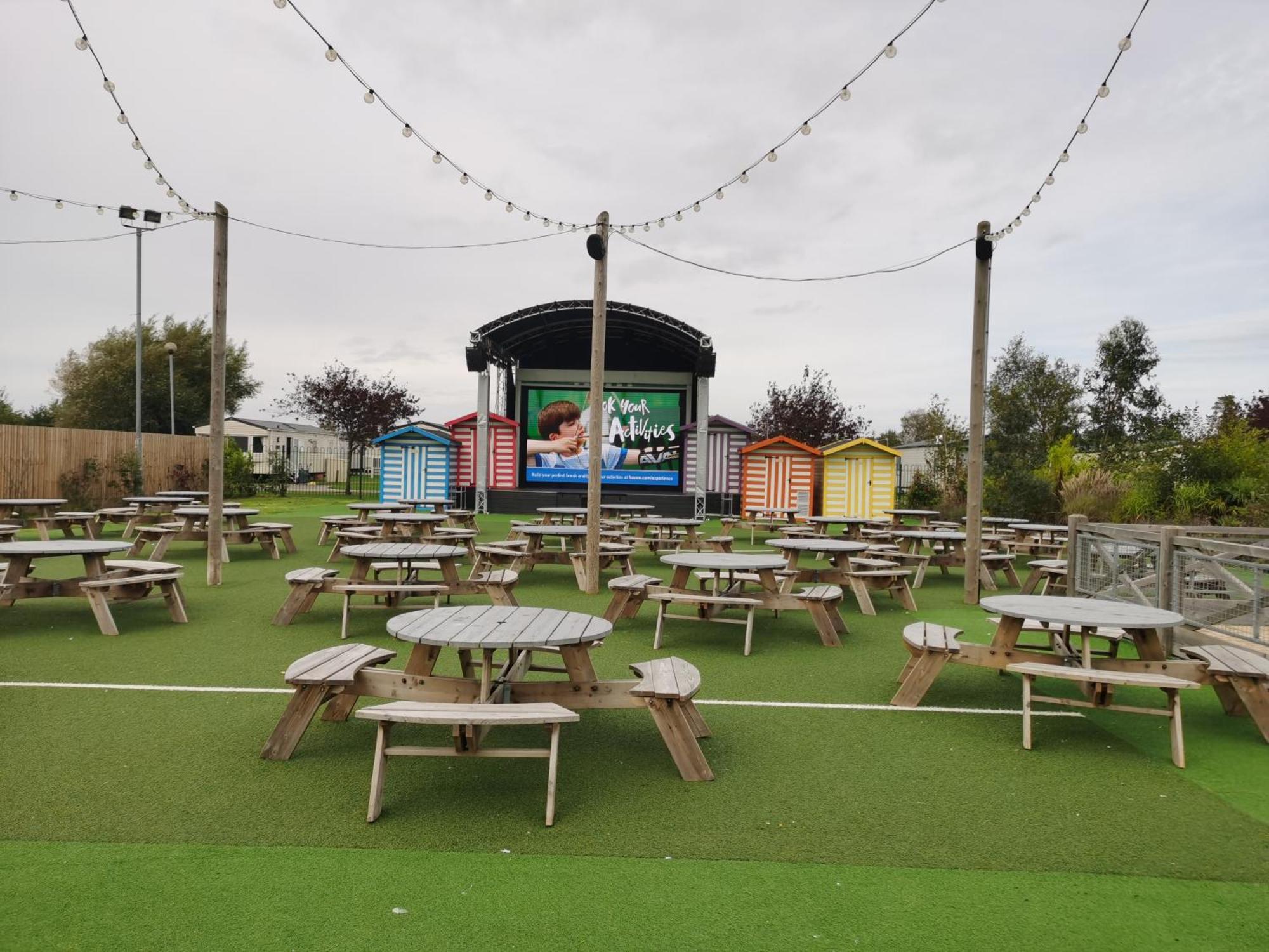 Golden Sands Beach Activities Sea Holiday Relax Mablethorpe Exterior foto